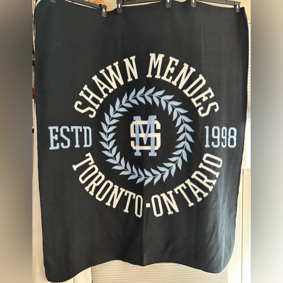 Shawn Mendes Official Blanket - Picture 1 of 1
